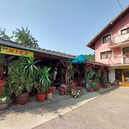 Apartment "Mira" Foca Bagian luar foto